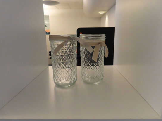 3 stk. Reoler med indhold