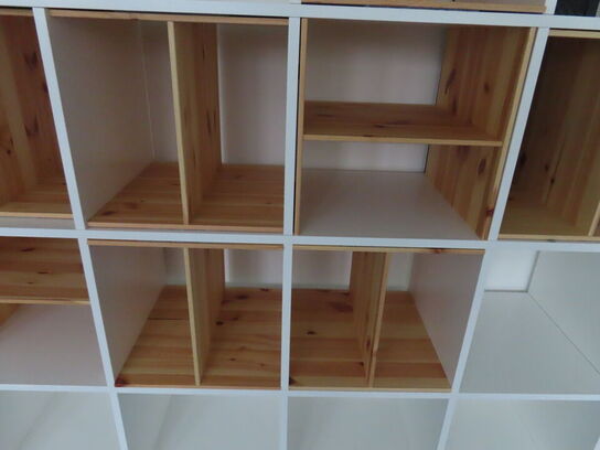 2 stk. Reoler med indhold