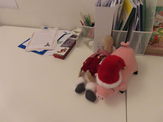 2 stk. Borde & 3 stk. Stole