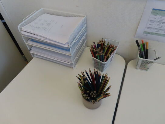 2 stk. Borde & 2 stk. Stole, m.v.