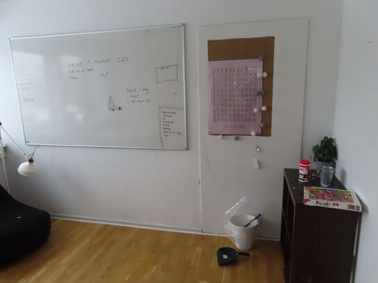 Bord, stole, whiteboard, m.v.