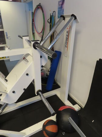 Benpresmaskine POWERFIT