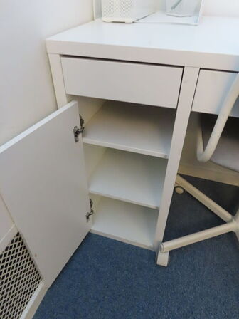 2 stk. Borde & 2 stk. Stole