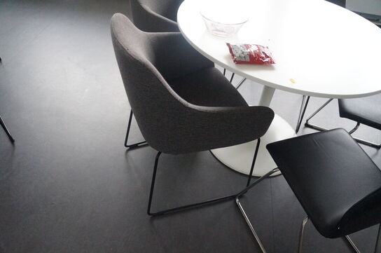 2 stk. Borde inkl. Diverse stole