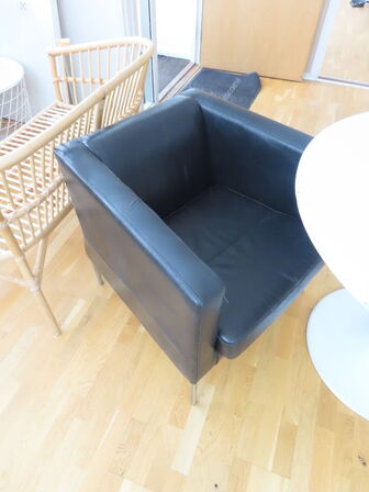 Diverse kurvemøbler, stole, bord, m.v.