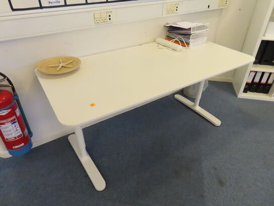 Bord, whiteboard, reol, m.v.