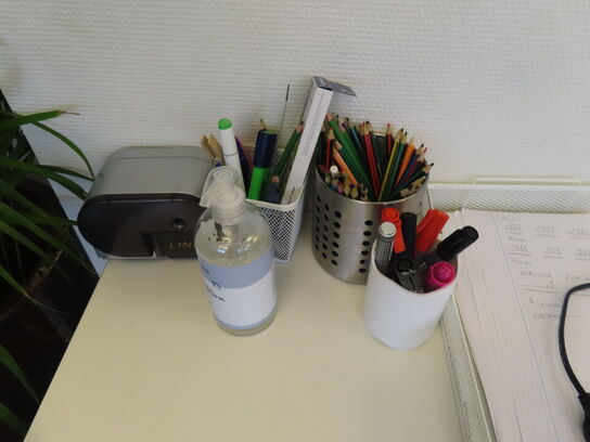 Bord, whiteboard, reol, m.v.