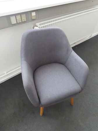 Sofa, stol & Whiteboard