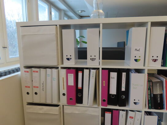 Bord, whiteboard, reol, m.v.