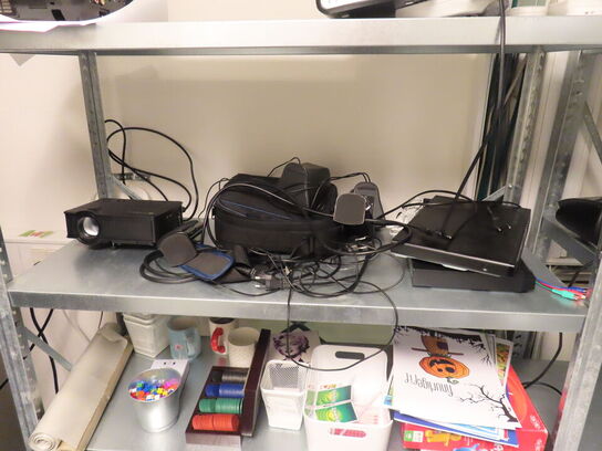 3 stk. Lagerreoler inkl. Indhold