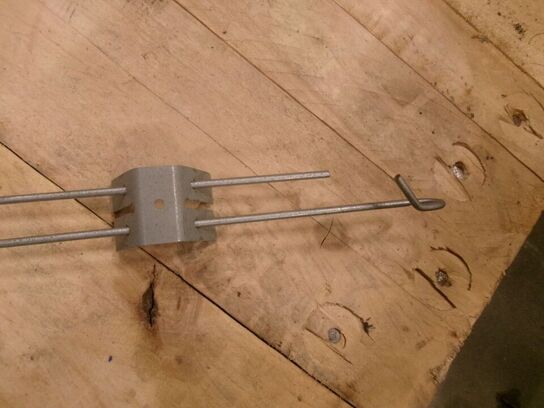 Ca. 100 stk. justerbare bøjler ROCKFON QH THH 990