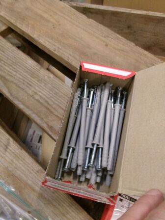 Sømplugs og expansionsbolte