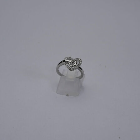 Diamantring af 14 kt. hvidguld prydet med brillantslebne diamanter