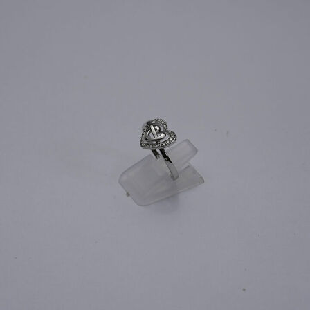 Diamantring af 14 kt. hvidguld prydet med brillantslebne diamanter