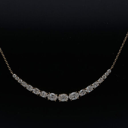 Halskæde af 14 kt. guld med brillantslebene laboratorieskabte diamanter