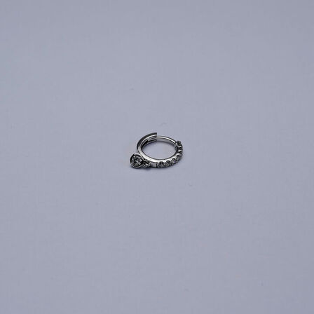 Par øreringe med laboratorieskabte diamanter, af 14 kt hvidguld