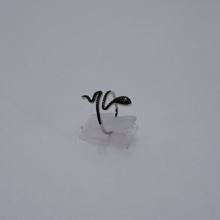 Slangering af 18 kt. hvidguld prydet med sorte diamanter, ialt ca. 0.36 ct.