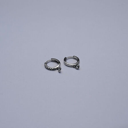 Par øreringe med laboratorieskabte diamanter, af 14 kt hvidguld