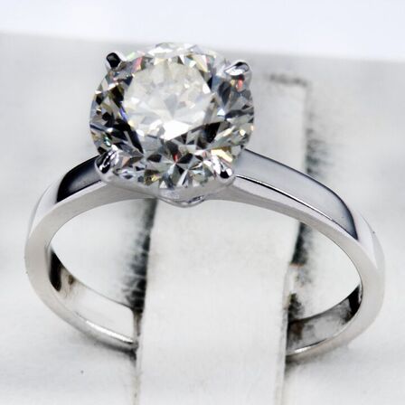 NATURLIG 2,02 ct. diamant og 14K hvidguldring.