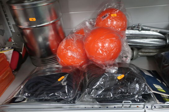 Hylde med div. varelager