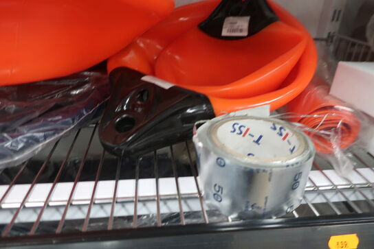 Hylde med div. varelager