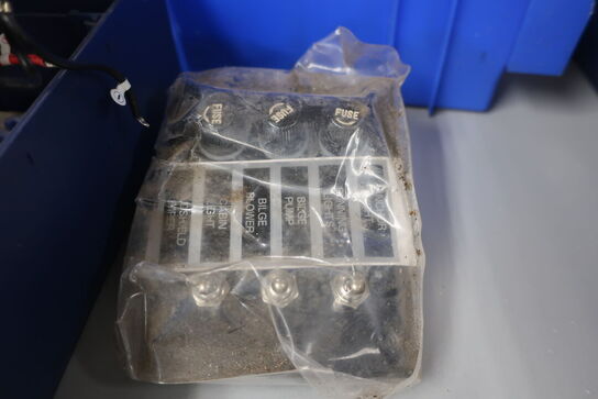 Hylde med div. varelager