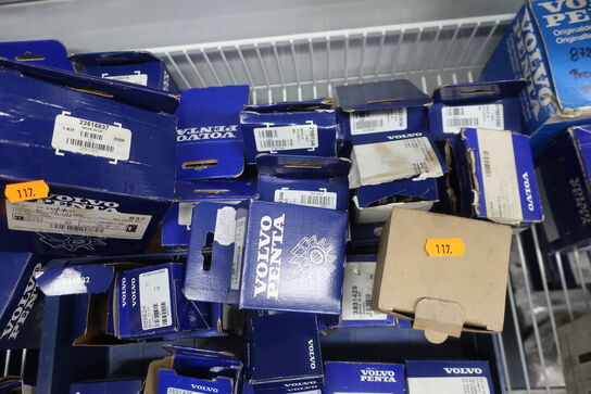 Hylde med div. Varelager VOLVO PENTA m.fl.