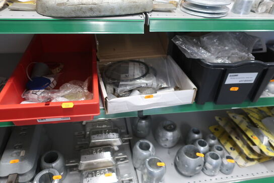 Hylde med div. varelager