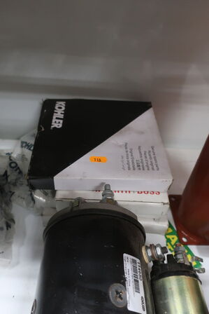 Hylde med div. varelager