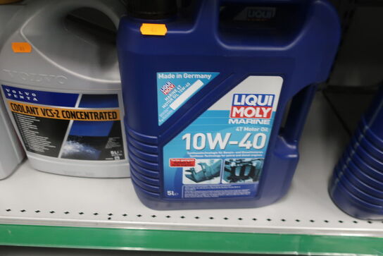 Hylde med div. Olie, kølemiddel LIQUI MOLY, VOLVO PENTA