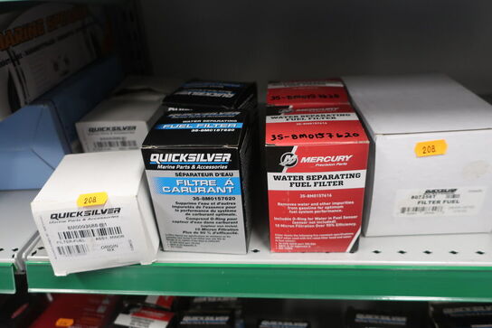 3 stk. hylder med div. varelager