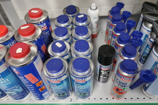 Hylde med div. Plejemidler LIQUI MOLY m.fl.