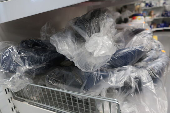 Hylde med div. varelager