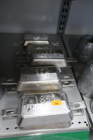 Hylde med div. varelager