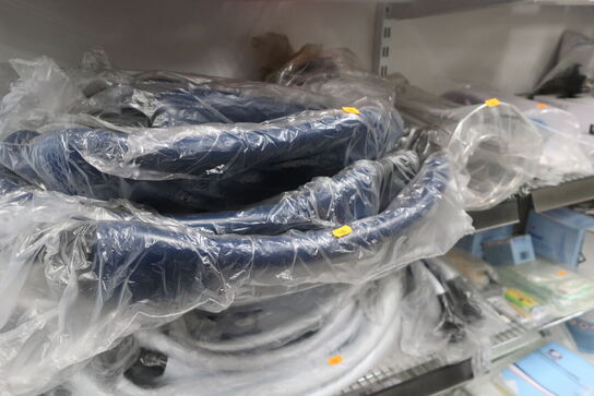 Hylde med div. varelager