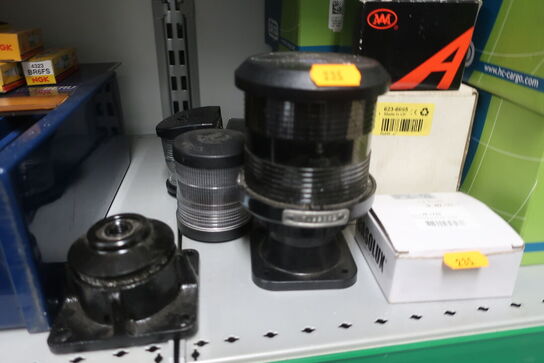 Hylde med div. LED-lamper