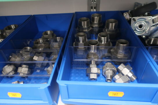 Hylde med div. Fittings