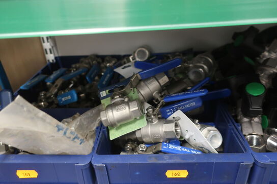 Hylde med div. Fittings