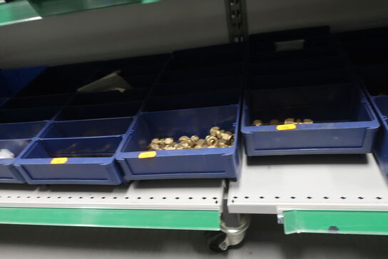 Hylde med div. Fittings