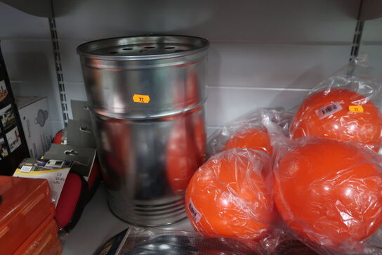 Hylde med div. varelager