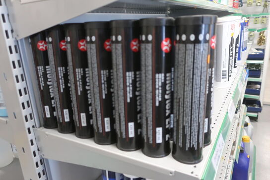 Hylde med div. Plejemidler TEXACO m.fl.