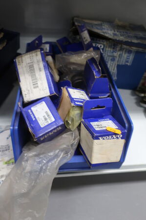 Hylde med div. Varelager VOLVO PENTA m.fl.