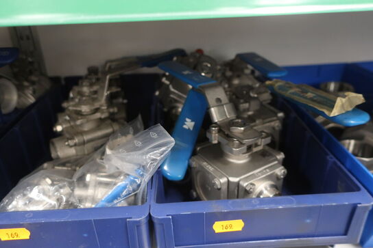 Hylde med div. Fittings