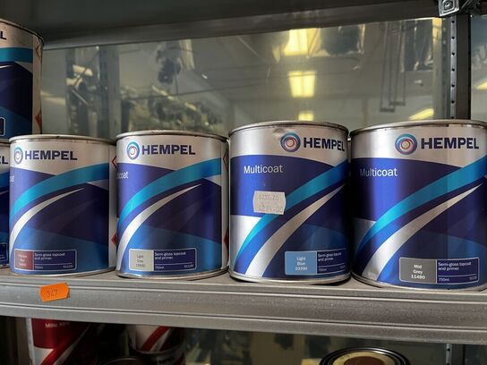 Hylde med div. Plejemidler HEMPEL m.fl.