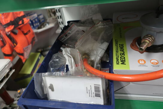 Hylde med div. varelager