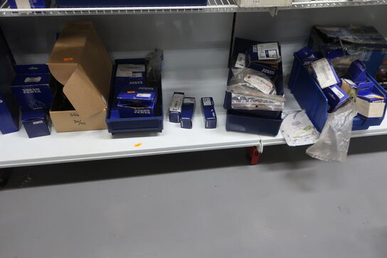Hylde med div. Varelager VOLVO PENTA m.fl.