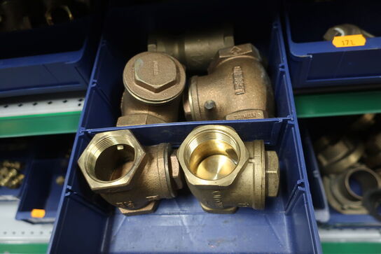 Hylde med div. Fittings