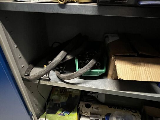 Stålskab med indhold