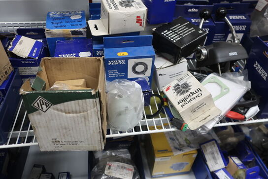 Hylde med div. Varelager VOLVO PENTA m.fl.