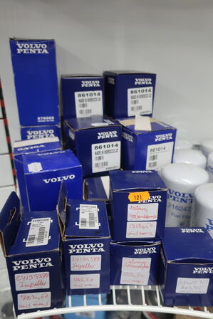 Hylde med div. Varelager VOLVO PENTA m.fl.